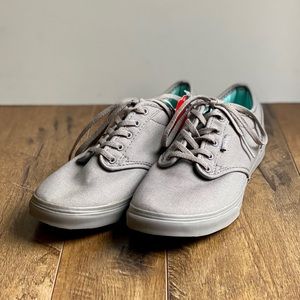 NWT Vans Atwood Low Top Shoes